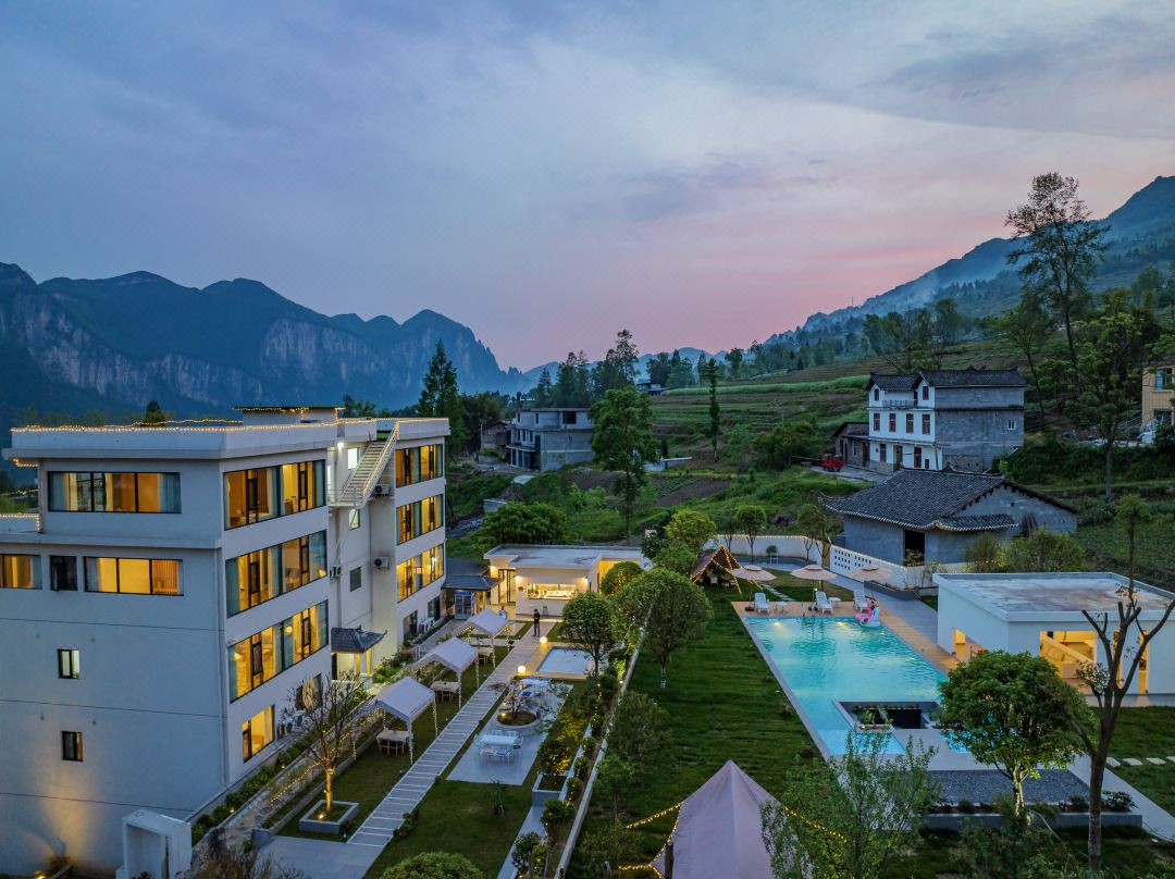 高考后的山水盛宴：恩施高品质包车游，解锁青春记忆 