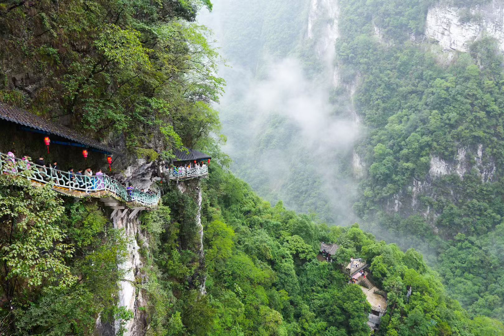 恩施地心谷旅游景点实拍