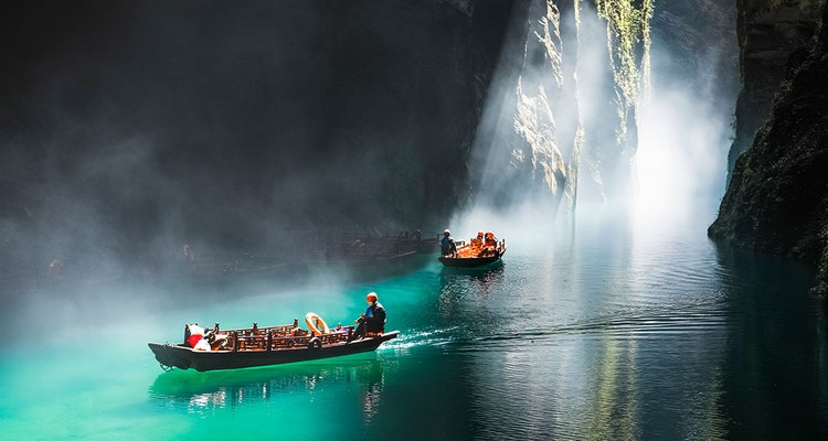pingshan-canyon-boat