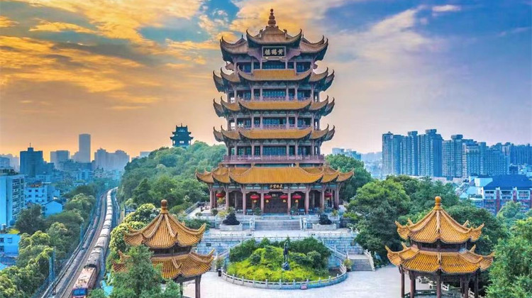 武汉+黄鹤楼+长江三峡+恩施大峡谷6日5晚跟团游·【畅游环线大湖北.汉宜恩无缝衔接】体验玩法＜武汉升16人团&100%纯玩保障｜黄鹤楼/东湖/省博/武大+三峡大瀑布·感受湿身体验+土女双城/龙鳞宫+探寻梭布垭石林