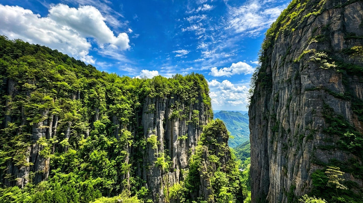 恩施市+宣恩+恩施大峡谷5日4晚私家团·恩施民族歌舞大秀《西兰卡普》·鹤峰屏山旅游景区·文澜桥·恩施大峡谷·梭布垭石林
